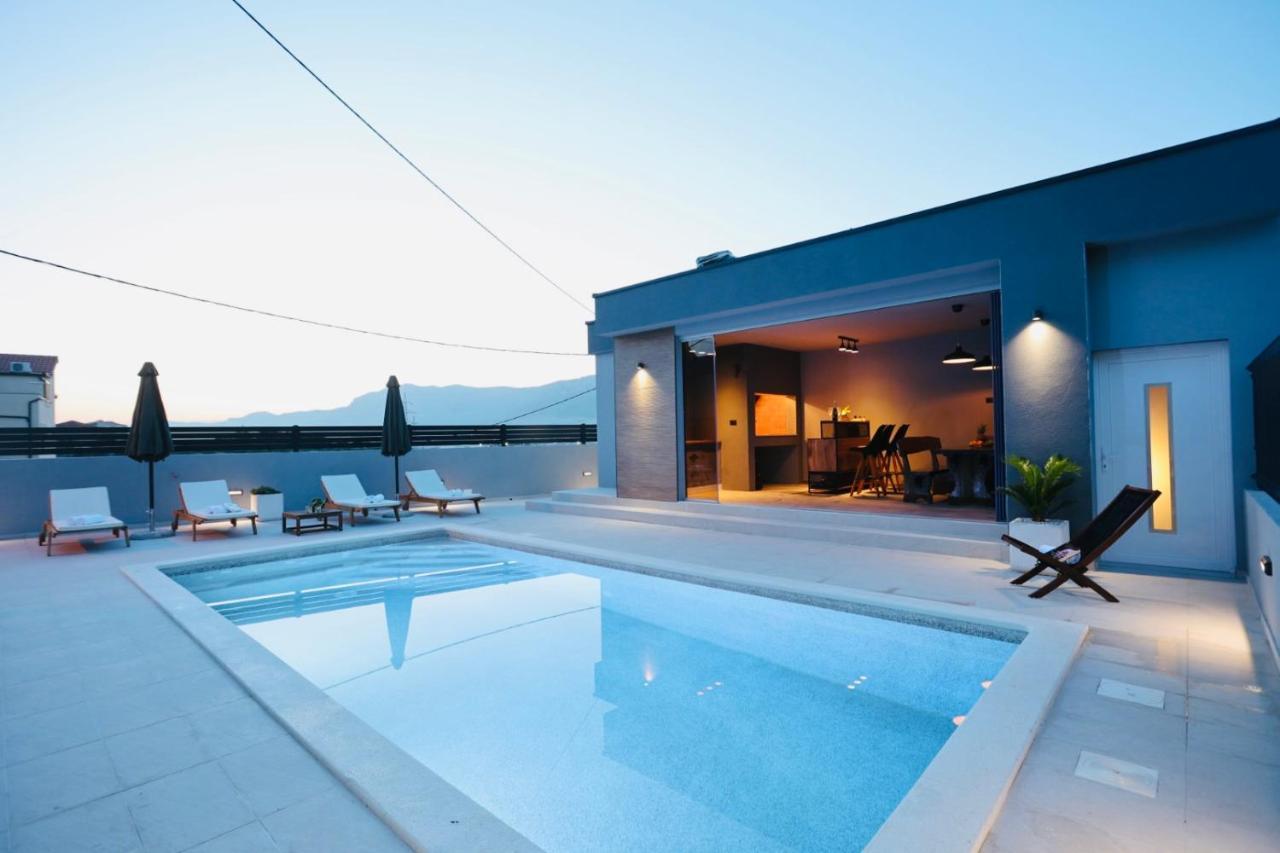 Holiday Home Tia Split Buitenkant foto