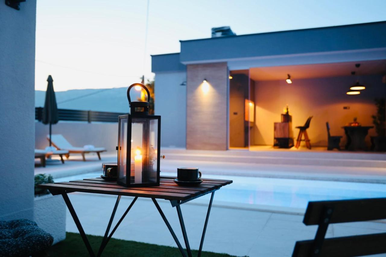 Holiday Home Tia Split Buitenkant foto