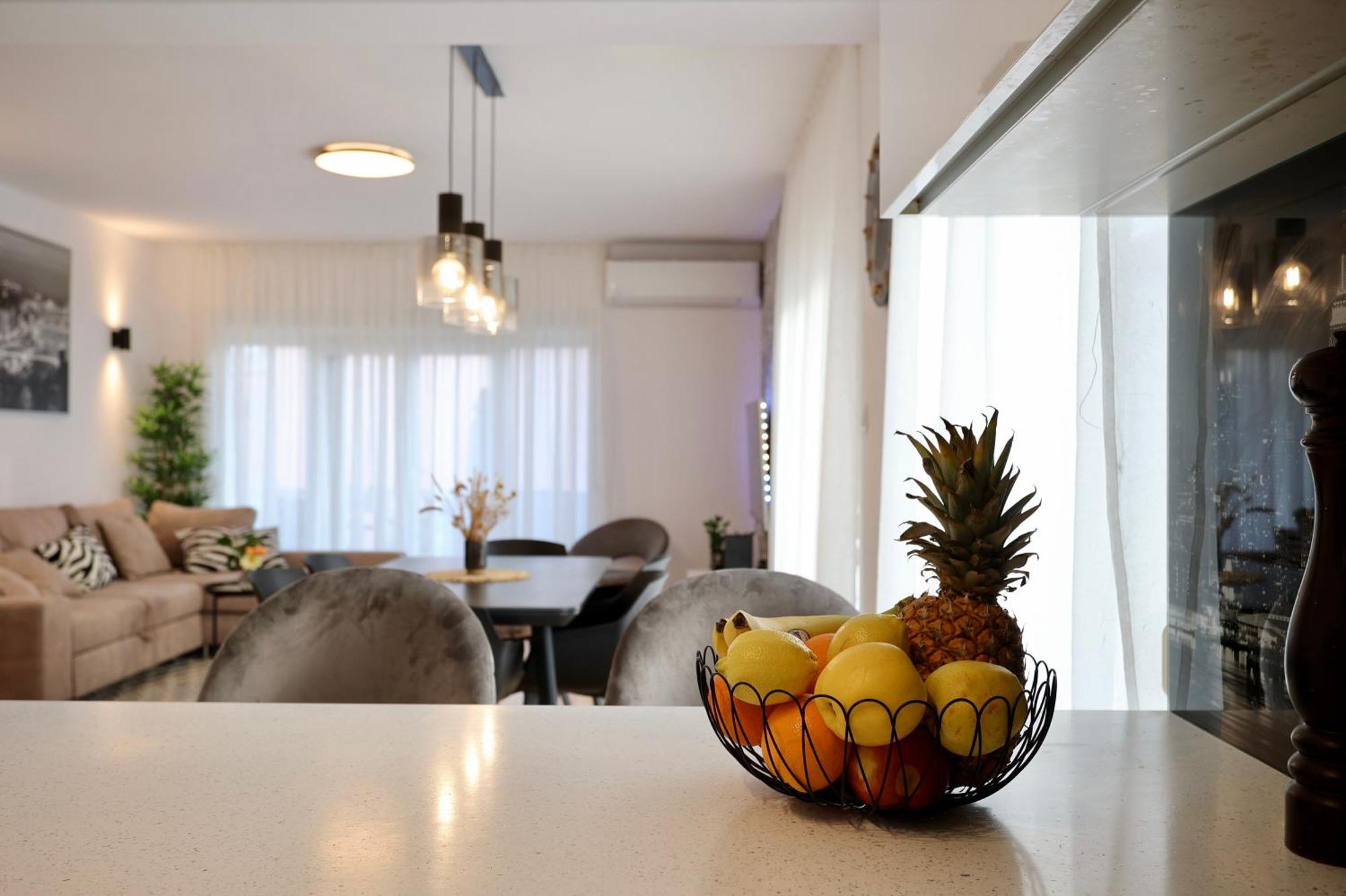 Holiday Home Tia Split Buitenkant foto