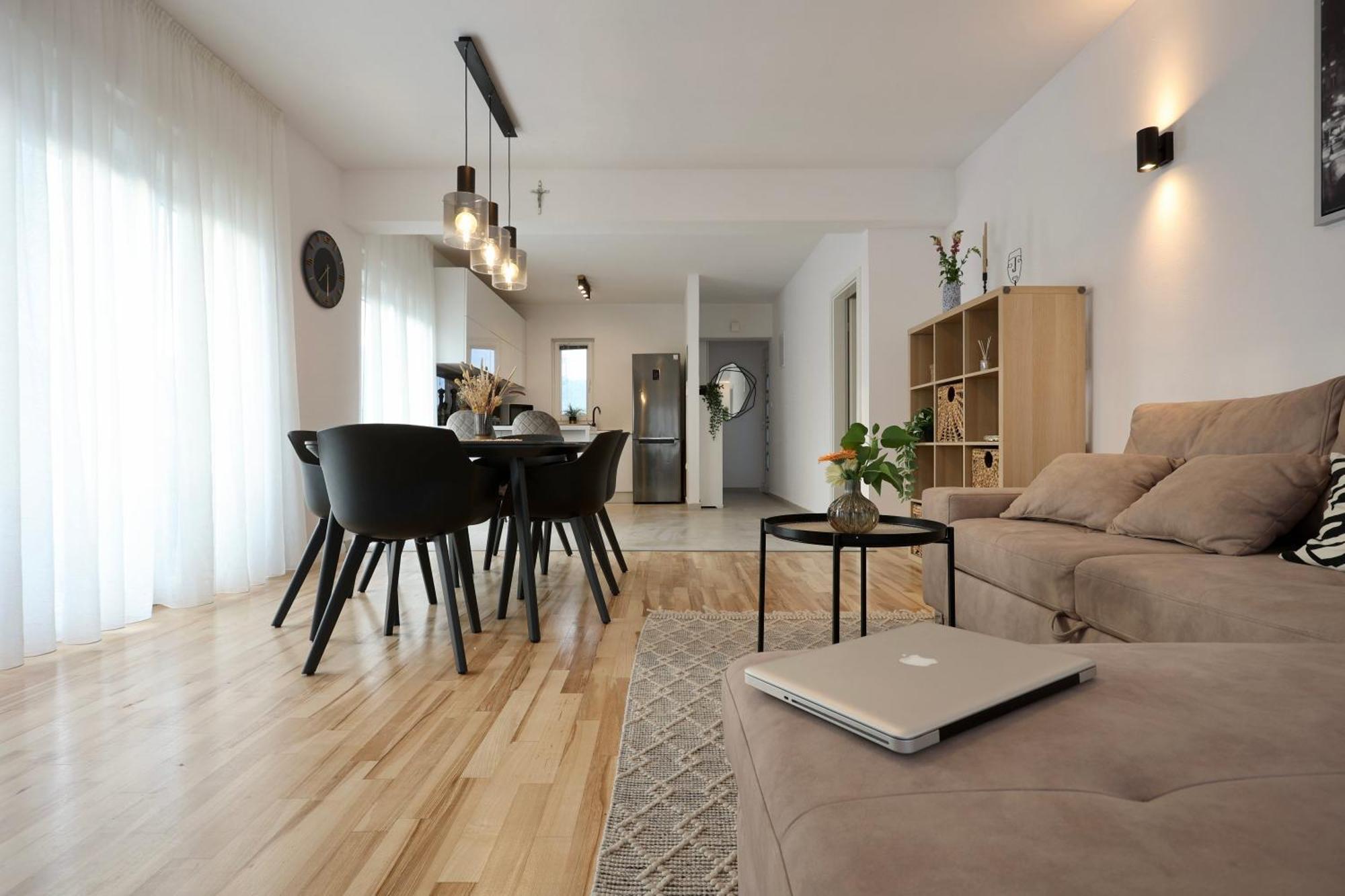Holiday Home Tia Split Buitenkant foto